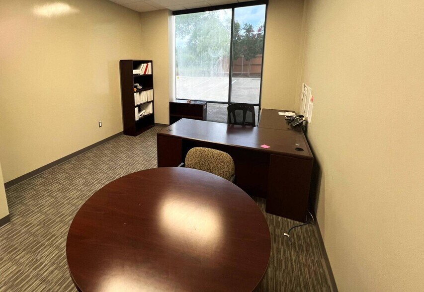 More Photos Of 5920 W William Cannon Dr, Austin Office For Sale