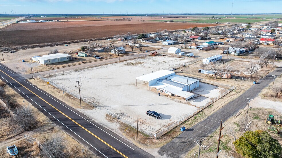 More Photos Of 711 S 3rd Ave, Munday Warehouse For Sale