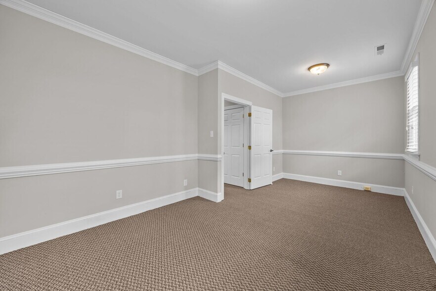 More Photos Of 124-134 Wind Chime Ct, Raleigh Office For Lease