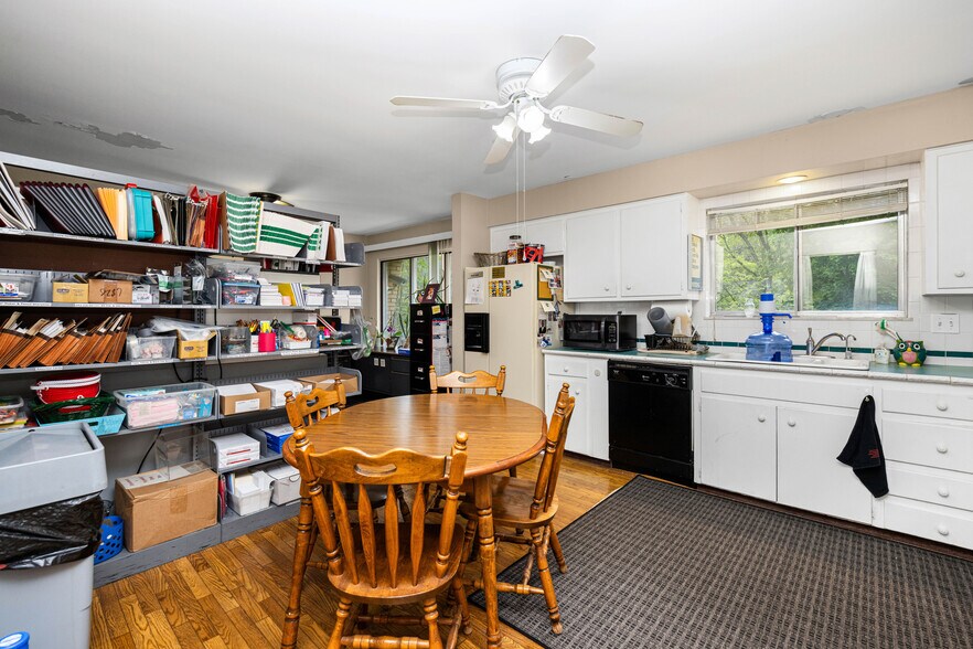 More Photos Of 7217 Sashabaw Rd, Village of Clarkston Office Residential For Sale