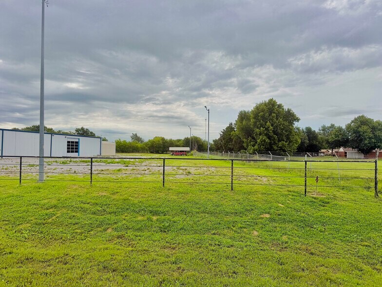 More Photos Of 3601 N Van Buren Byp, Enid Freestanding For Lease
