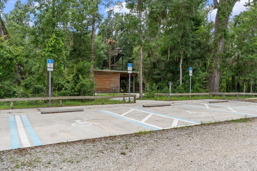 More Photos Of 6440 Cedar Ln, Brooksville Sports And Entertainment For Sale