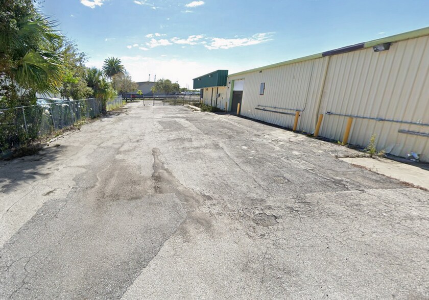 More Photos Of 8801 Enterprise Blvd, Largo Manufacturing For Lease