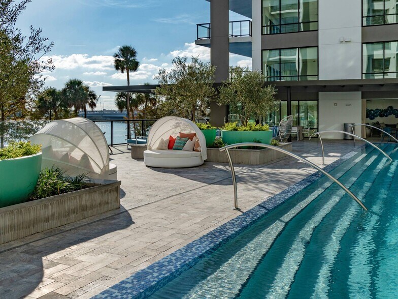 More Photos Of 295 NE Ivanhoe Blvd, Orlando Apartments For Lease
