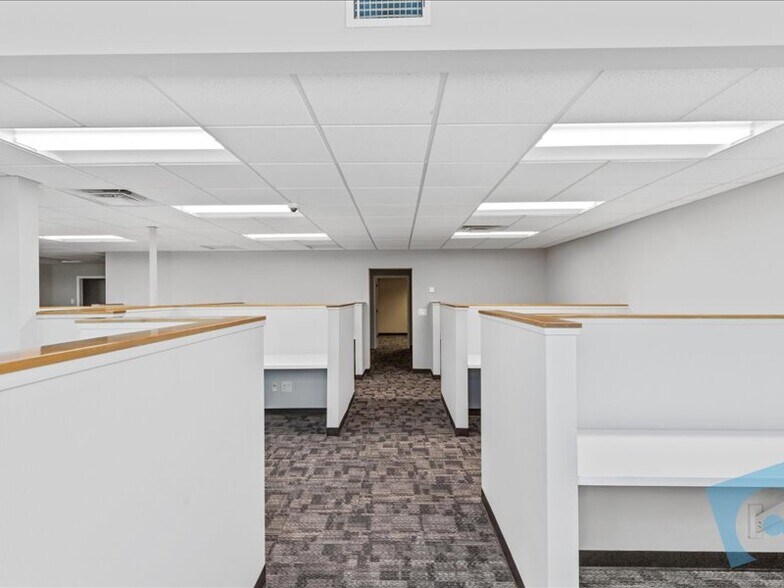 More Photos Of 7291 Glenview Dr, North Richland Hills Office For Sale