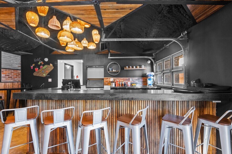 More Photos Of 615 N Sam Houston Ave, Odessa Restaurant For Sale