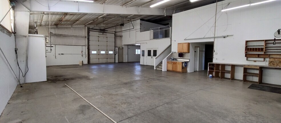 More Photos Of 409 Delozier Dr, Fort Collins Warehouse For Lease