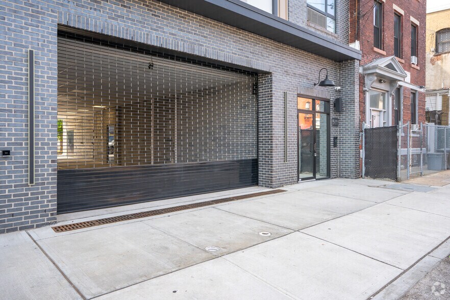 More Photos Of 9-11 Clark St, Newark Apartments For Sale