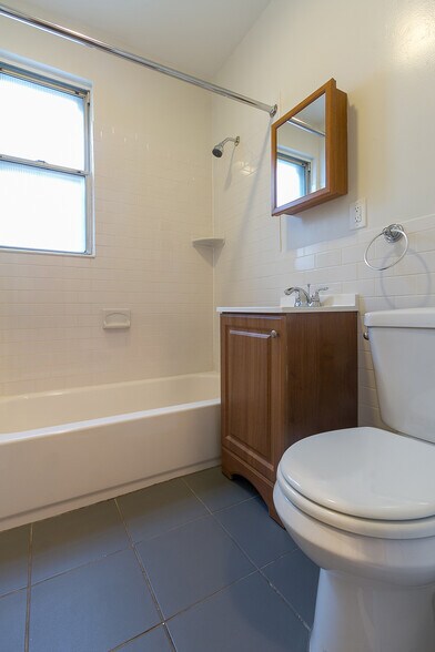 More Photos Of 7 Newark Bay Ct, Bayonne Apartments For Sale