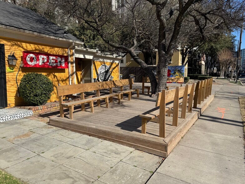 More Photos Of 3104 Fairmount St, Dallas Freestanding For Sale