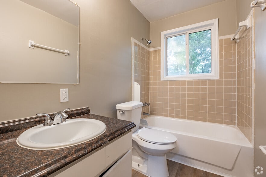 More Photos Of 3937 Glenwood Rd, Decatur Apartments For Sale
