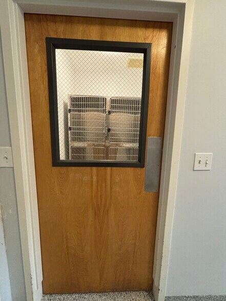 More Photos Of 9 Avonwood Rd, Avon Freestanding For Lease