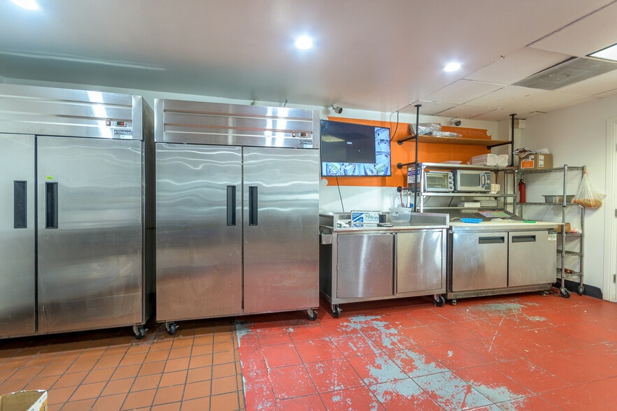 More Photos Of 853 E Manchester Ave, Los Angeles Restaurant For Sale