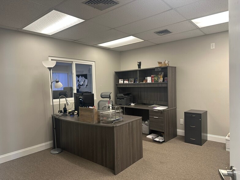 More Photos Of 710 1st Ave SW, Largo Office For Lease