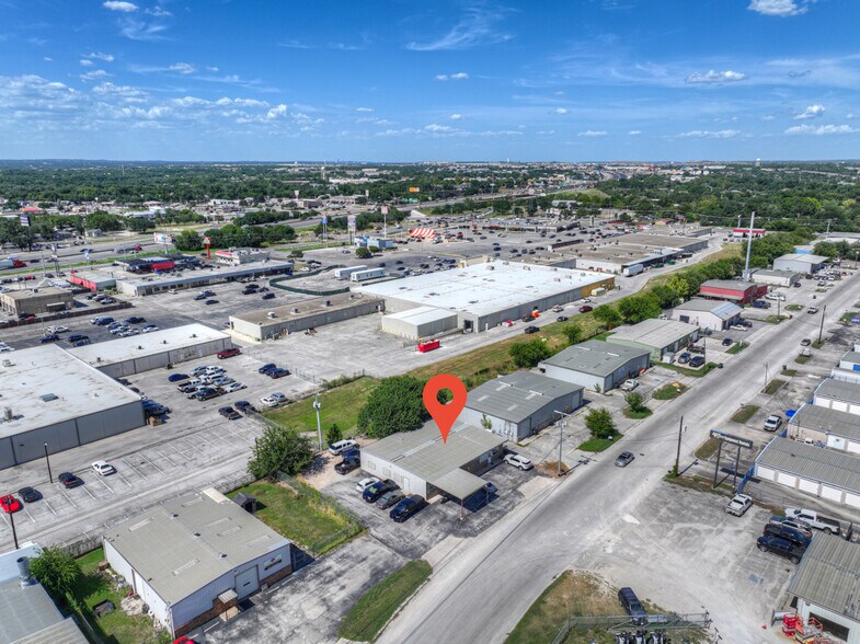 More Photos Of 242 Trade Center Dr, New Braunfels Warehouse For Lease