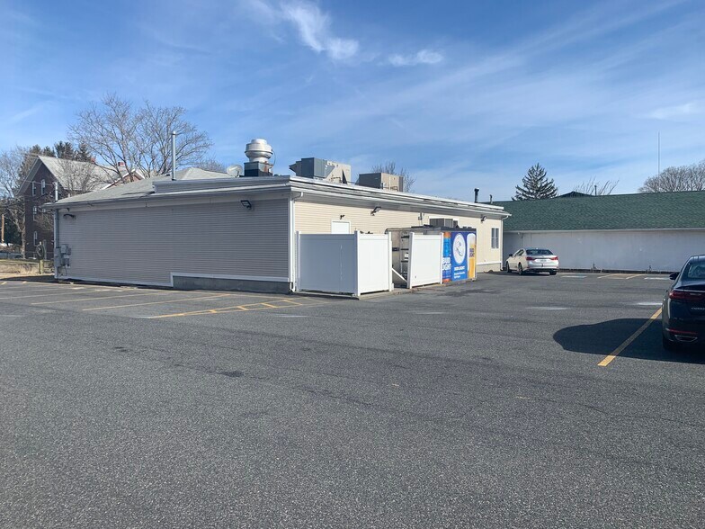 More Photos Of 48 School St, Lincoln Restaurant For Sale