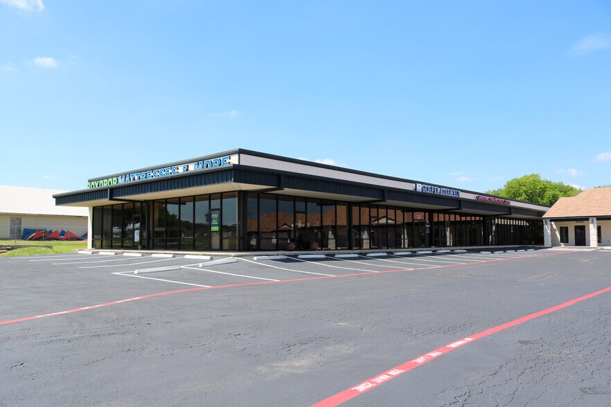 More Photos Of 28709-28765 IH-10 Fwy, Boerne Unknown For Lease