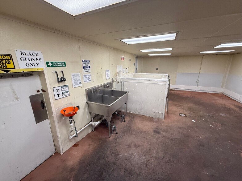 More Photos Of 140 N Locust St, Palmyra Food Processing For Sale
