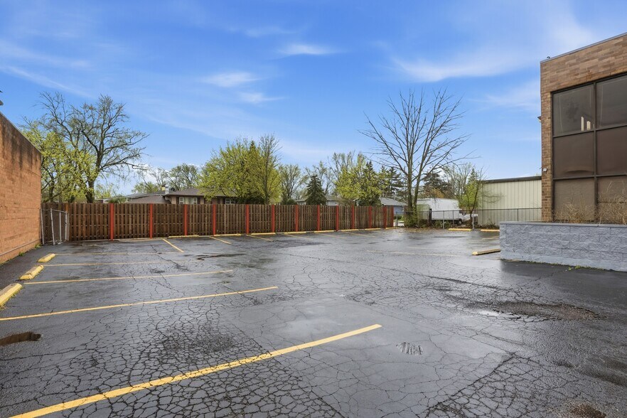 More Photos Of 2071 Irving Park Rd, Hanover Park Medical For Sale