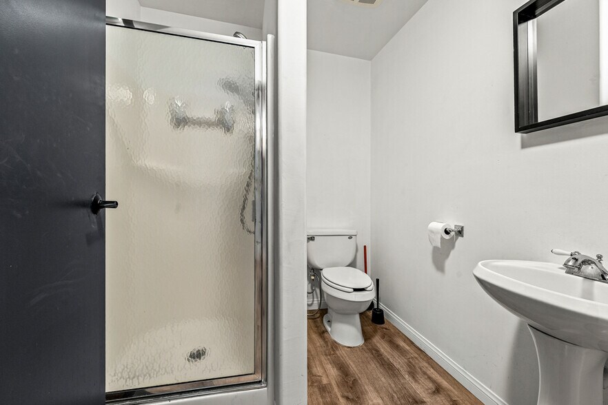 More Photos Of 2575 Fortune Way, Vista Warehouse For Lease