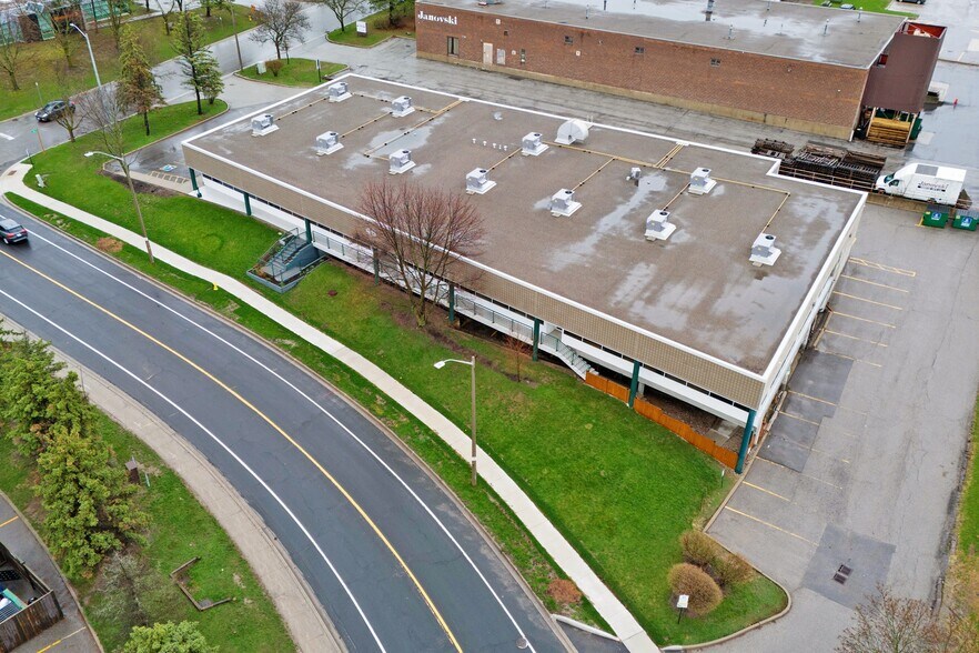 More Photos Of 45 Mcintosh Dr, Markham Office For Sale