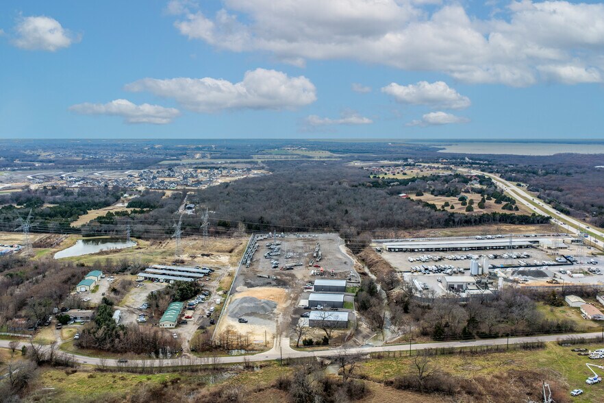 More Photos Of 1240 Blackland Trl, Lavon Warehouse For Lease