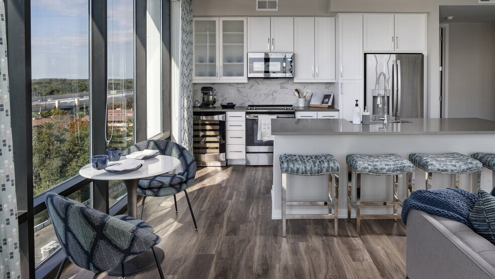 More Photos Of 295 NE Ivanhoe Blvd, Orlando Apartments For Lease