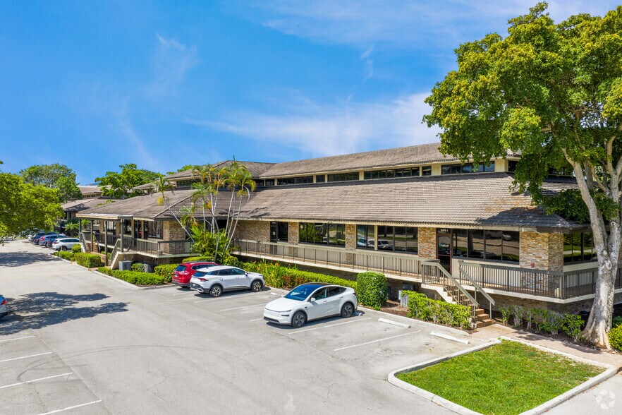 More Photos Of 5499 N Federal Hwy, Boca Raton Office For Lease