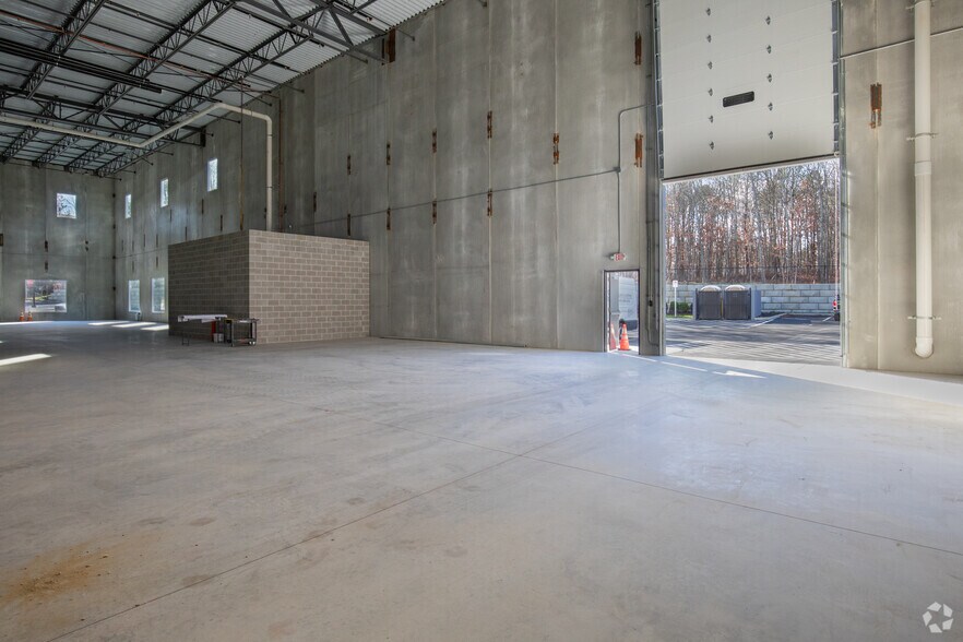 More Photos Of 53 Ramsey Rd, Shirley Warehouse For Lease