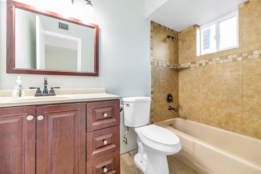 More Photos Of 316 E Vogel Ave, Phoenix Apartments For Sale