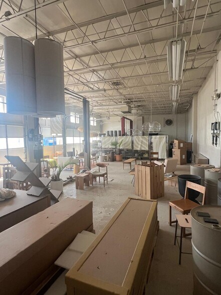 More Photos Of 3901 Falls Rd, Baltimore Auto Repair For Lease