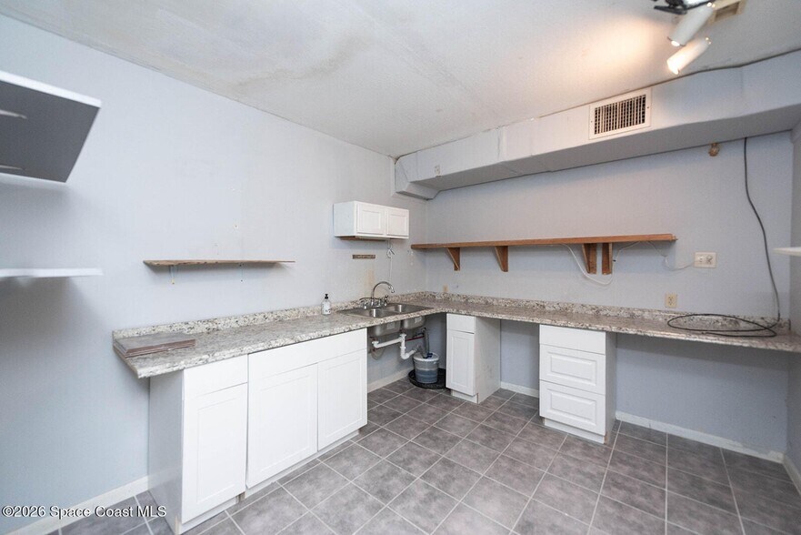More Photos Of 804-806 Forrest Ave, Cocoa Loft Creative Space For Lease