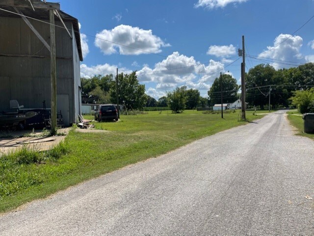 More Photos Of 1510 Pioneer Rd, Henry Auto Repair For Sale