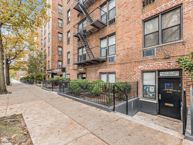 More Photos Of 665 Thwaites Pl, Bronx Apartments For Lease