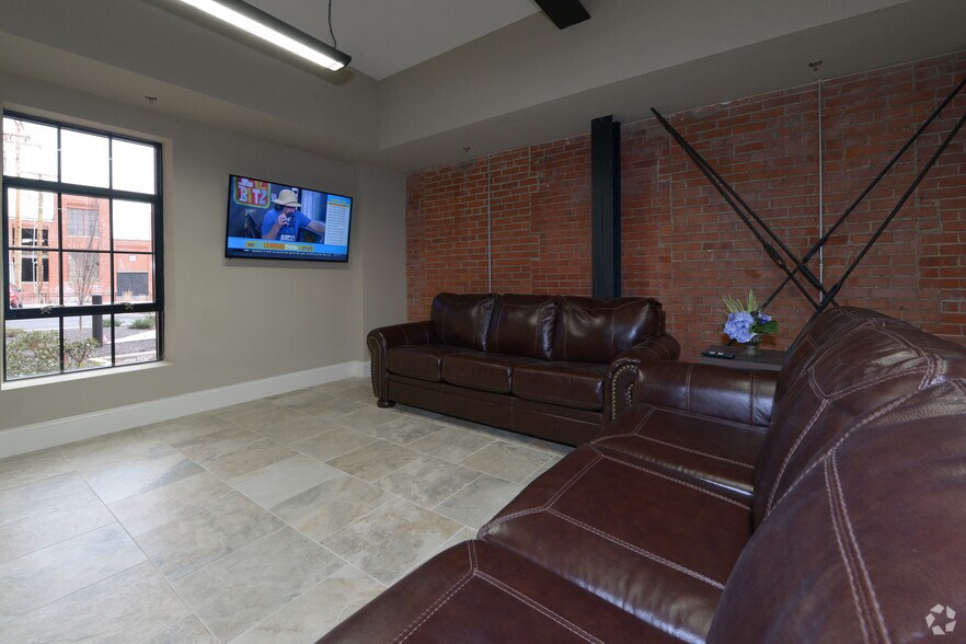 More Photos Of 12 Eagle St, Providence Apartments For Lease