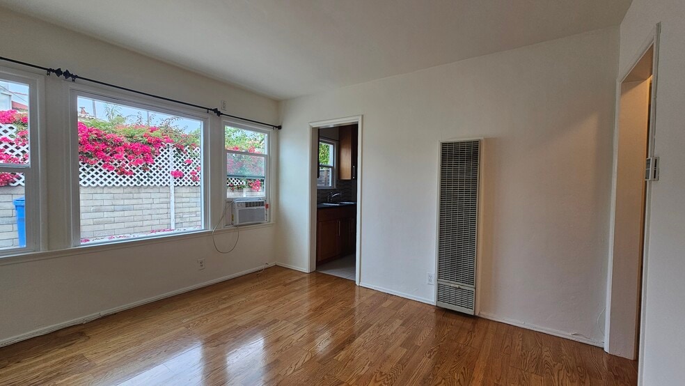 More Photos Of 603-607 1/2 N. Bronson Av, Los Angeles Apartments For Sale