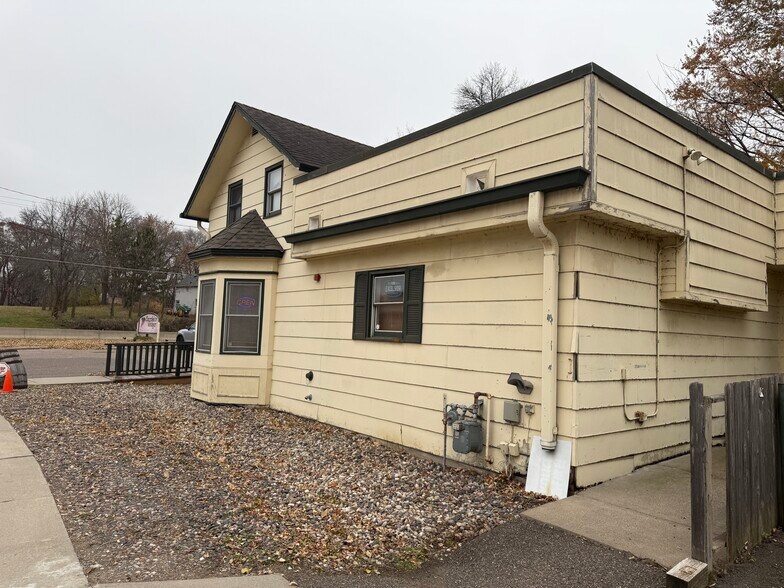 More Photos Of 400 Highway 7, Excelsior General Retail For Sale