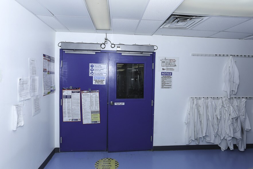 More Photos Of 314 Lakeside Rd, Solvay Light Distribution For Sale
