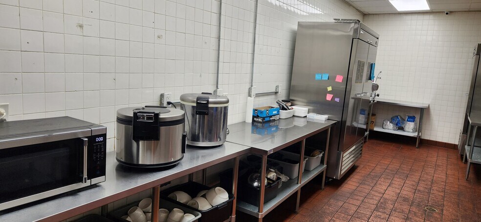 More Photos Of 14225 Jones St, Lavonia Restaurant For Lease