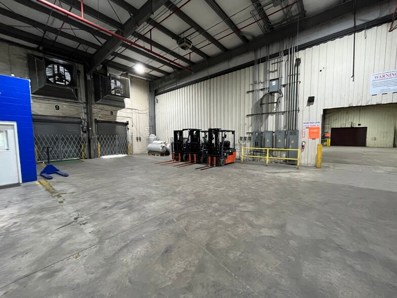 More Photos Of 6555 Fain St, North Charleston Manufacturing For Lease