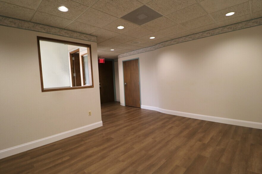 More Photos Of 401 Hamburg Turnpike, Wayne Medical For Sale