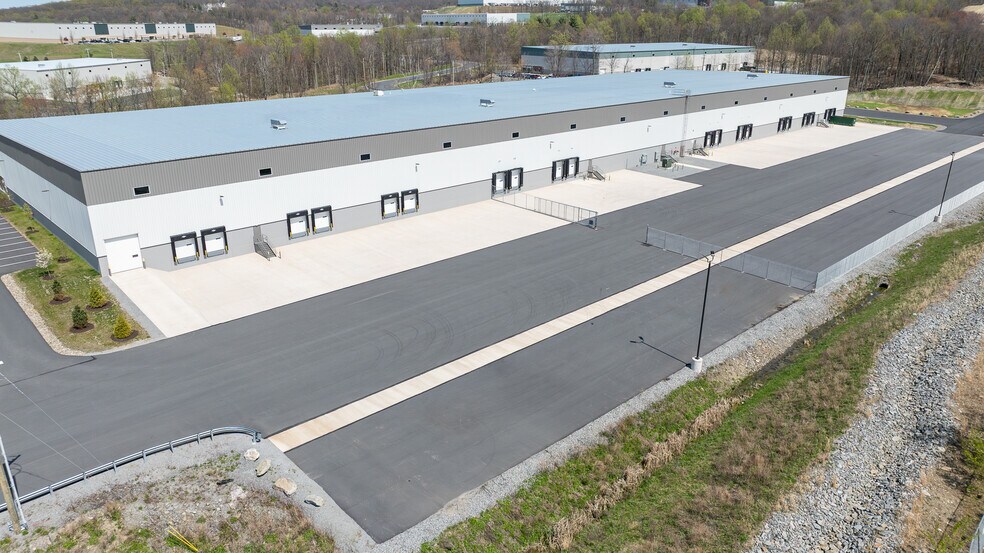 More Photos Of 525 Research, Pittston Township Distribution For Lease