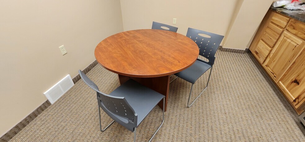 More Photos Of 860 35th Ave E, Dickinson Warehouse For Sale