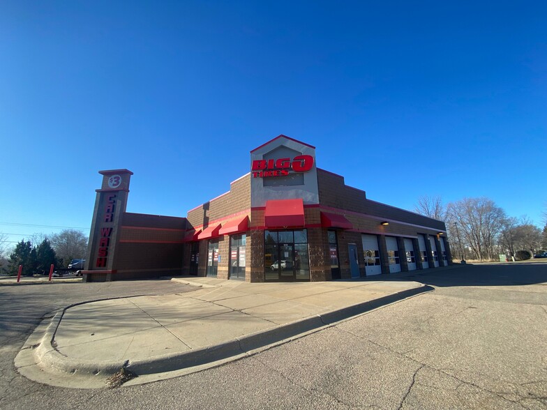 Primary Photo Of 1305 Crystal Ln, Chaska Auto Repair For Sale