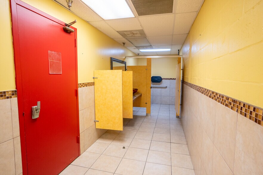 More Photos Of 33550 US Highway 19 N, Palm Harbor Freestanding For Lease