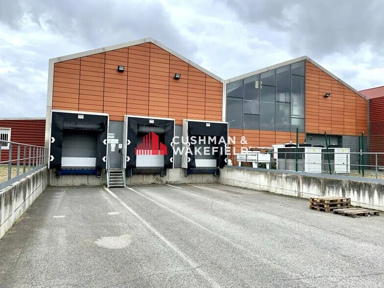 More Photos Of , Toulouse Light Manufacturing For Lease