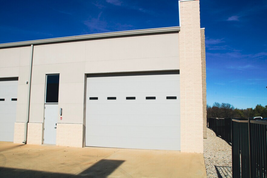 Primary Photo Of 1725 N Hwy 377, Roanoke Warehouse For Sale