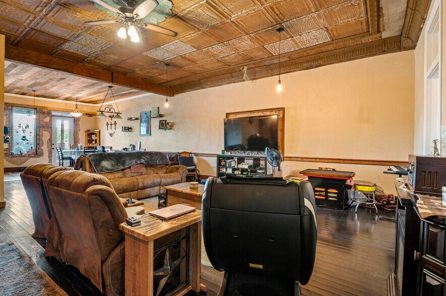 More Photos Of 412-414 Main St, Windom Restaurant For Sale