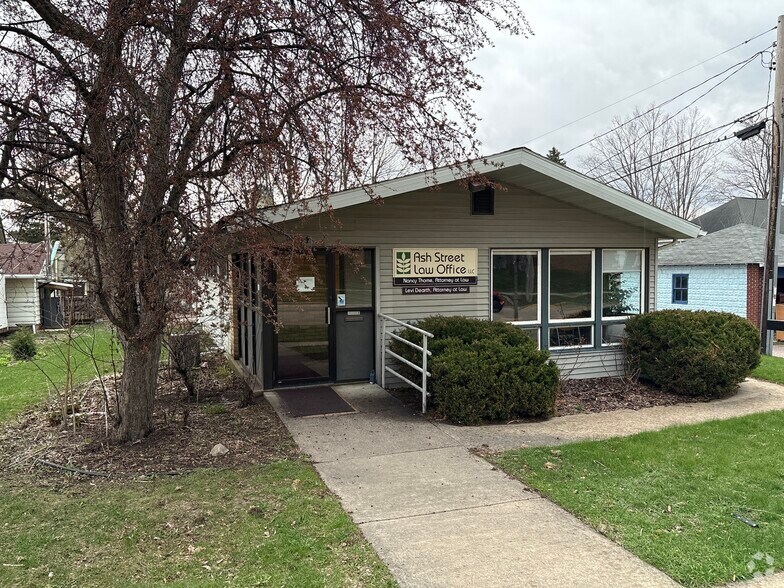 Primary Photo Of 314 Ash St, Baraboo Office For Sale