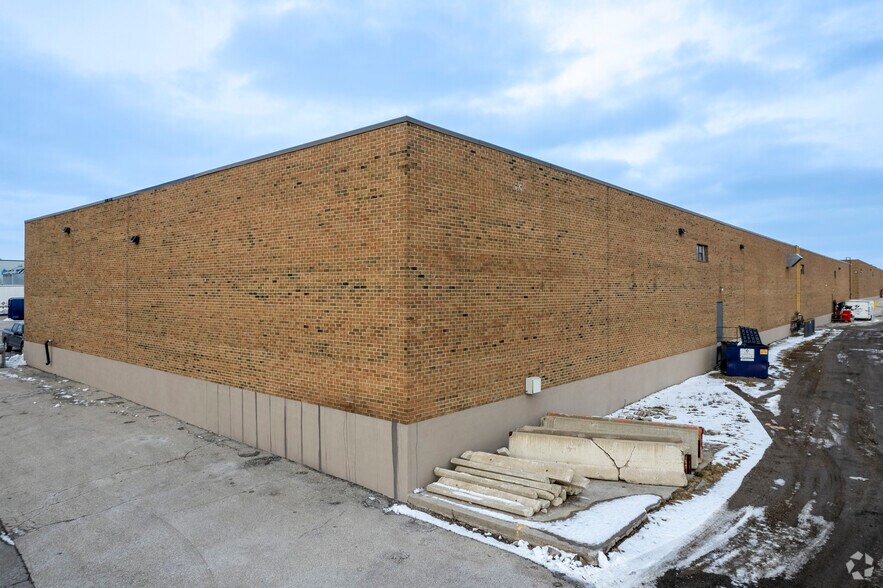 More Photos Of 9020 Keele St, Concord Warehouse For Lease